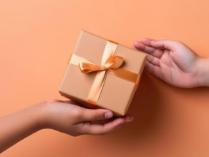 دليلك الشامل لمعرفة أفضل الهدايا للنساء