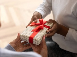 دليلك المميز لهدية العيد للام لعام 2024
