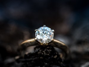 دليلك الشامل عن خواتم الالماس وأجمل الموديلات للاهداء