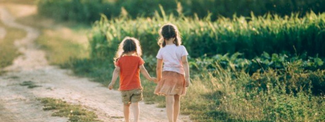 عبارات جميلة عن الأخت : أجمل ما قيل عن الأخوات